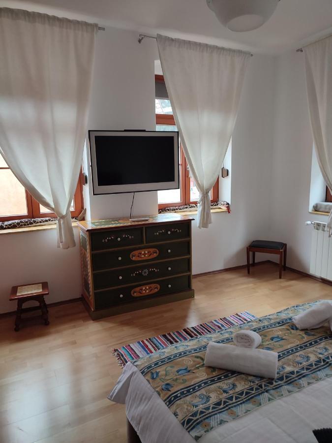 הוילה בראשוב Retro House Mountain View מראה חיצוני תמונה